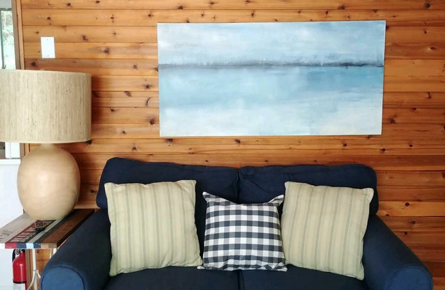 Aktualisierte, urige 4-BDRM-Hütte in Port Franks am Huron-See - nur wenige Schritte vom Strand entfernt