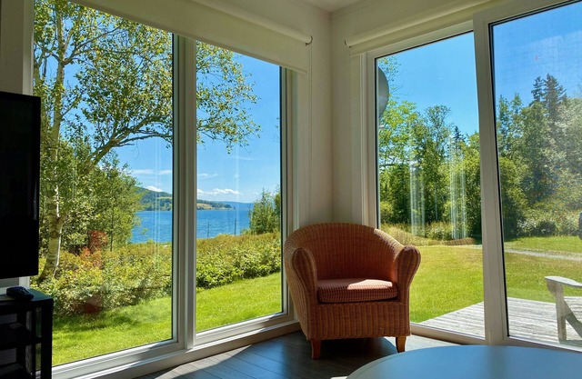 Urige Coastal Cottage in ruhiger Lage mit Blick auf Baddeck Bay