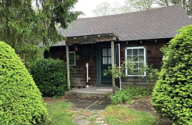 Quaint Cottage on Long Island's South Shore