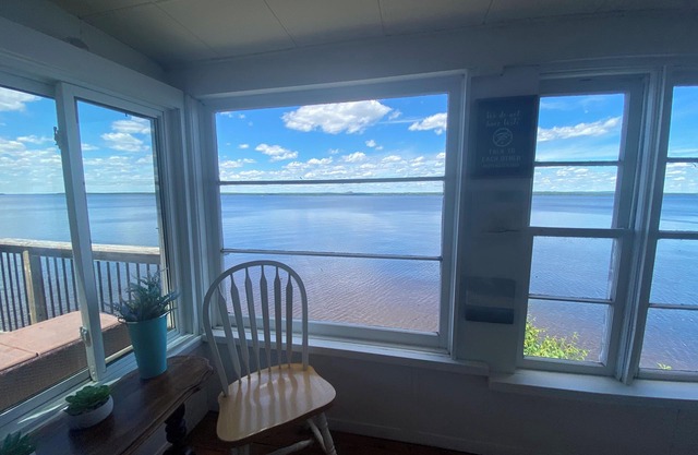 Urig & Cozy: Der schönste Blick auf den Ottawa River in Arnprior!