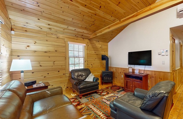 Quaint dog-friendly cabin getaway with firepit, AC, kitchen, & hiking