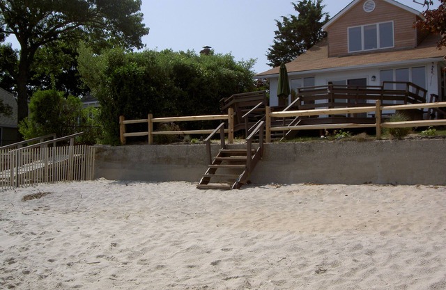 Haus am Wasser an einem privaten Strand in Wine Country