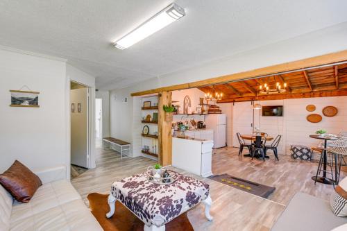 Quaint Greenbrier Apartment Less Than 24 Mi to Nashville