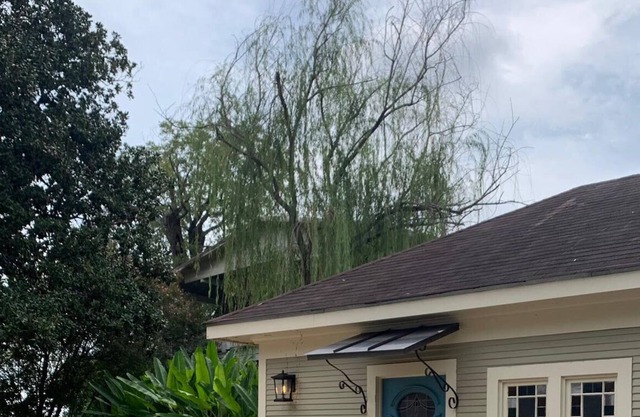 Quaint guest house is within walking distance to downtown.