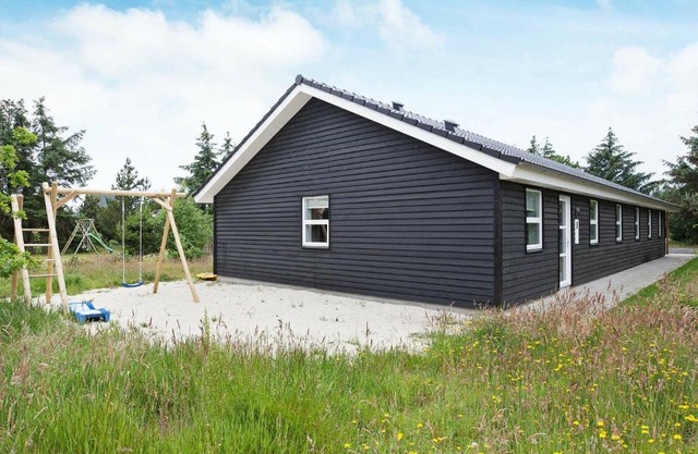 Quaint Holiday Home in Bl vand for near Sea