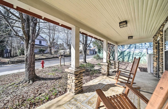 Quaint Home w/ Porch in Downtown Waynesville!