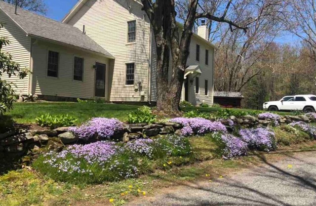 Quaint horse farm for a nice escape!