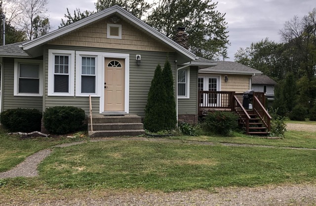 Quaint Lake Erie Vacation Cottage