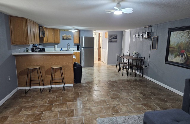 Quaint mobile home with AC in charming Orange