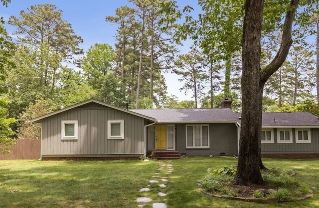 Quaint North Ridge Retreat (ID:7600)