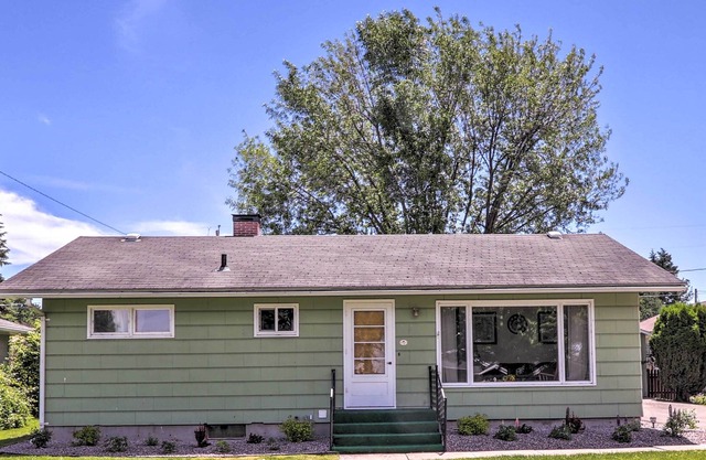 NEW! Quaint Polson Home w/ Mtn View: Walk to Lake!