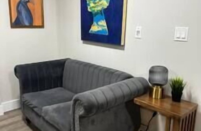 Quaint Queen Suite Central HFX