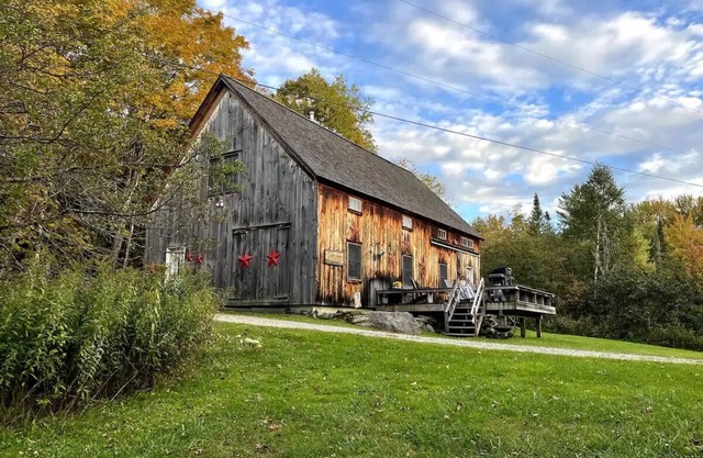 Quaint, relaxing and cozy Cabin for your getaway!