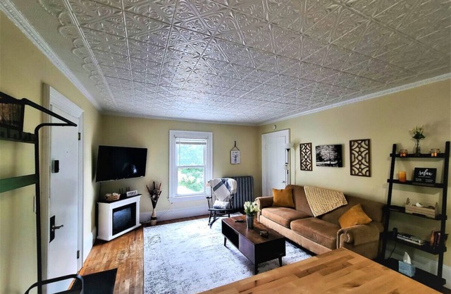 Quaint Skowhegan Apt|Stay 30 Days
