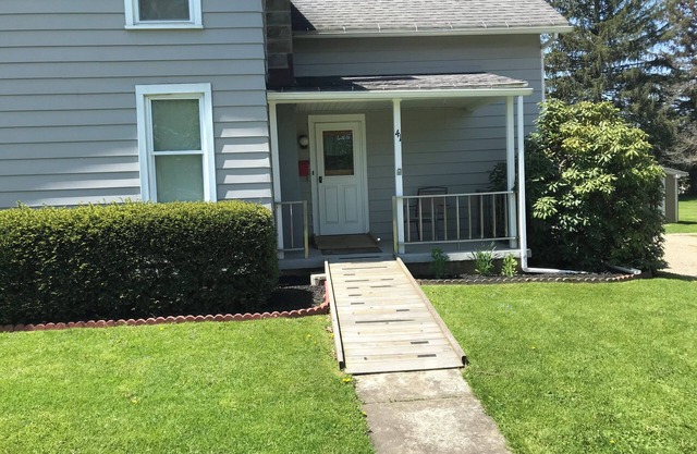 Quaint Village home in Allegany.1 mile from St. Bonaventure.