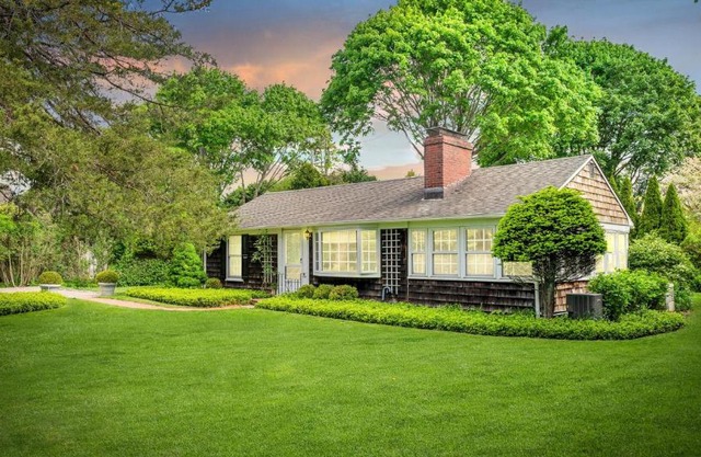 Quaint Water Mill Cottage