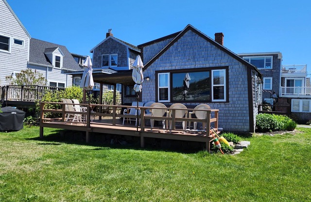 Urige Waterfront Cottage
