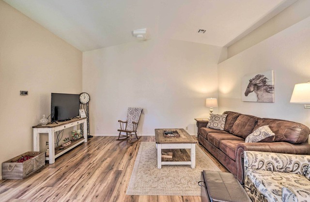 Quaint & Welcoming Kanab Home w/ Patio!