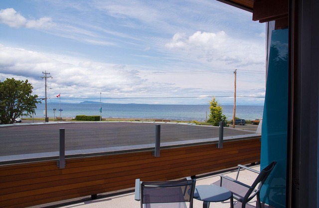 Qualicum Beach Inn