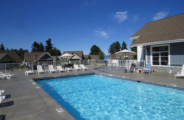 Qualicum Landing Paradise - 3bd/2 bath