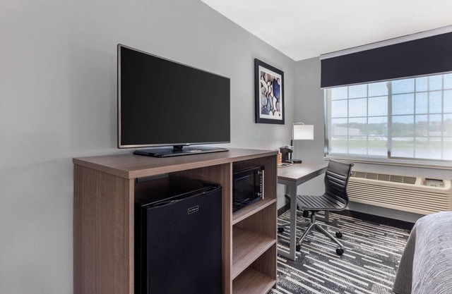 Quality Inn Chesterton near Indiana Dunes National Park I-94