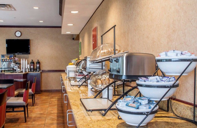 Quality Inn Near Walden Galleria Mall