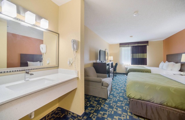 Quality Inn O'Fallon IL - St. Louis