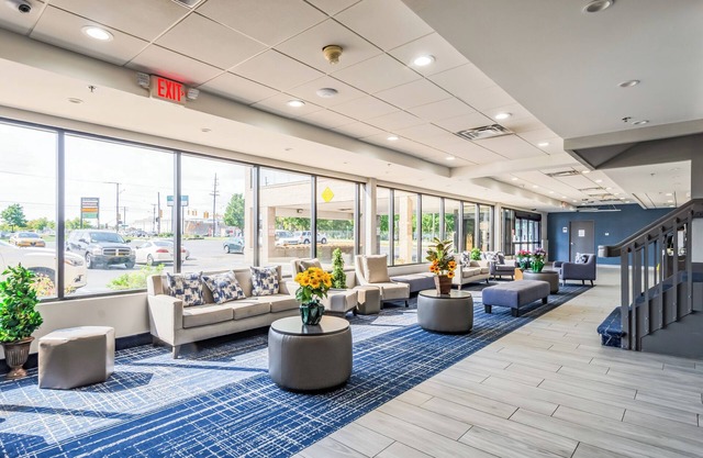 Quality Inn Roseville-Detroit North