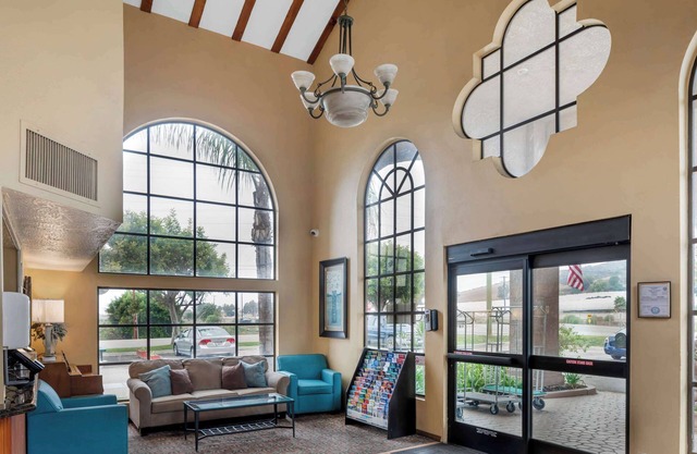 Quality Inn & Suites Camarillo - Oxnard