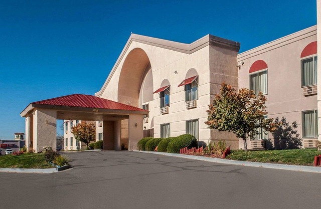 Quality Inn & Suites Farmington