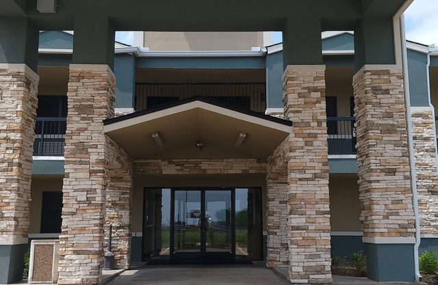 Quality Inn & Suites Garland - East Dallas