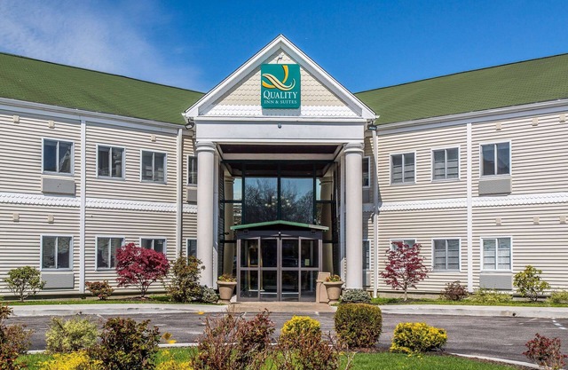 Quality Inn & Suites Middletown - Newport