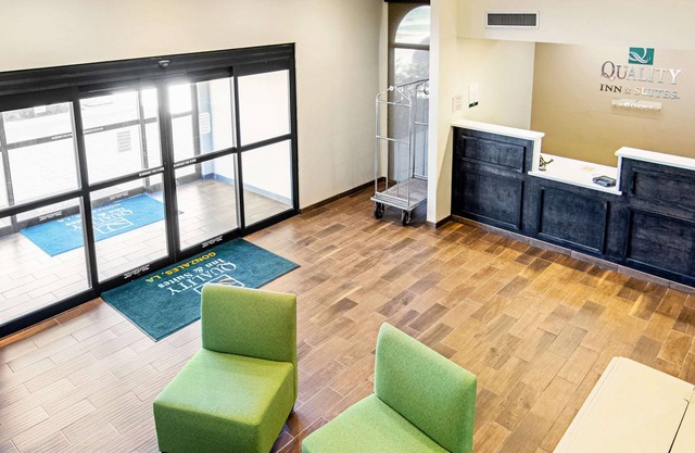 Quality Inn & Suites Near Tanger Outlet Mall