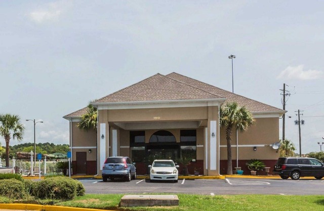 Quality Inn & Suites North Montgomery