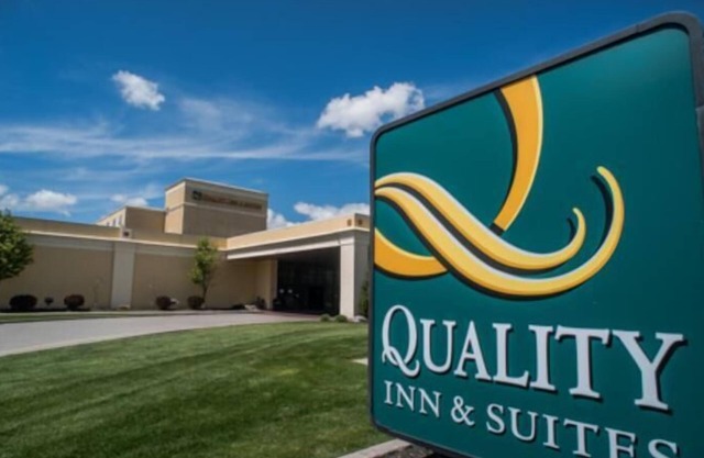 Quality Inn & Suites Palm Island Indoor Waterpark