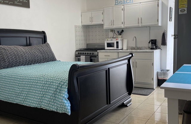 Quality Lodging by the Sea. Studio apartment w/garage100 yards from the beach.