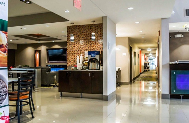 Quality Suites Fort Myers - I-75