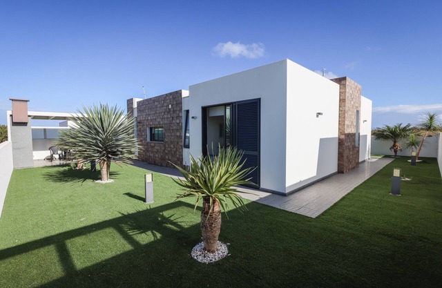 Quality villa, easy distance to beach|Vila Diana