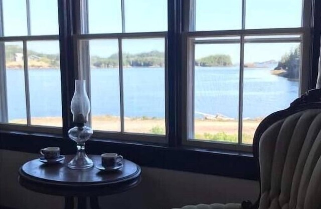 Quarry House- Outport Serenity at its Best!