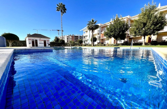 Quarteira Elegant With Pool by Homing
