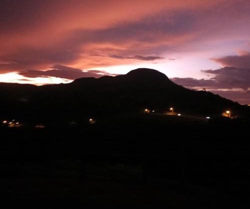 Quarto com vista para montanhas a 5 minutos da Estrada do Vinho