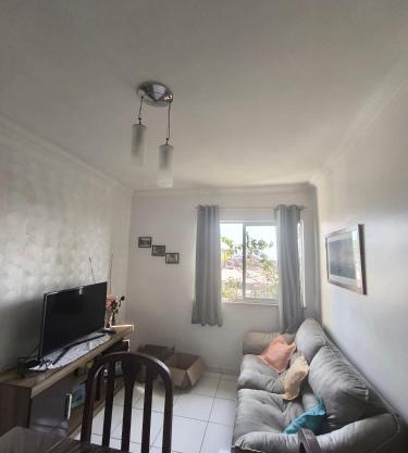 Quarto em apto com ótima localização