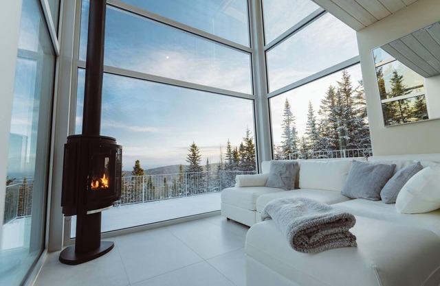 Quartz - Panoramic Views and Spa Near Quebec City