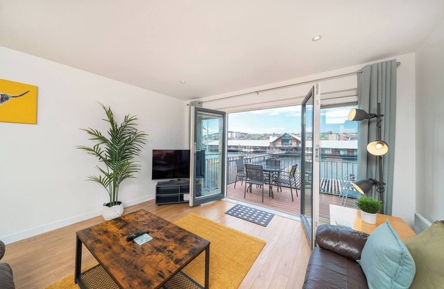 Quayside Apartment - City Quay Comfort