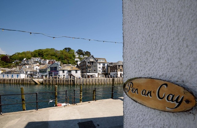 Quayside charm with a cosy, open-plan layout