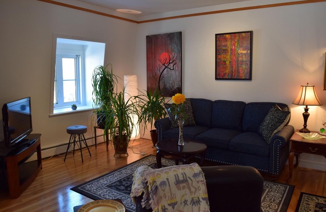 Quebec Château Richer Côte de Beaupré Canada rent a 4 ½ furnished plus more....