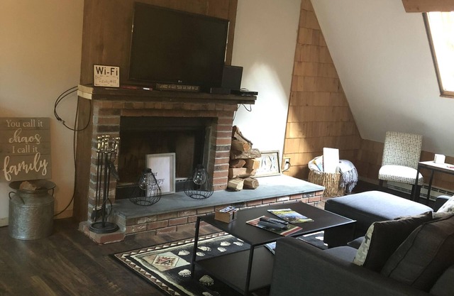 Quechee Condo - Erschwingliche Sommerferien Resort ~ Golf / Tennis / See / Pool