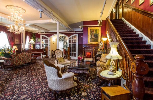 Queen Anne Hotel