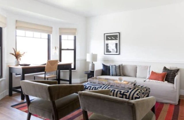 Queen Bed!| Hot Tub. |Cozy Living Room |Workspace!