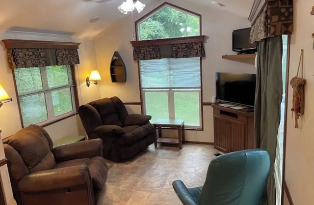 Queen's Place near Seneca Lake